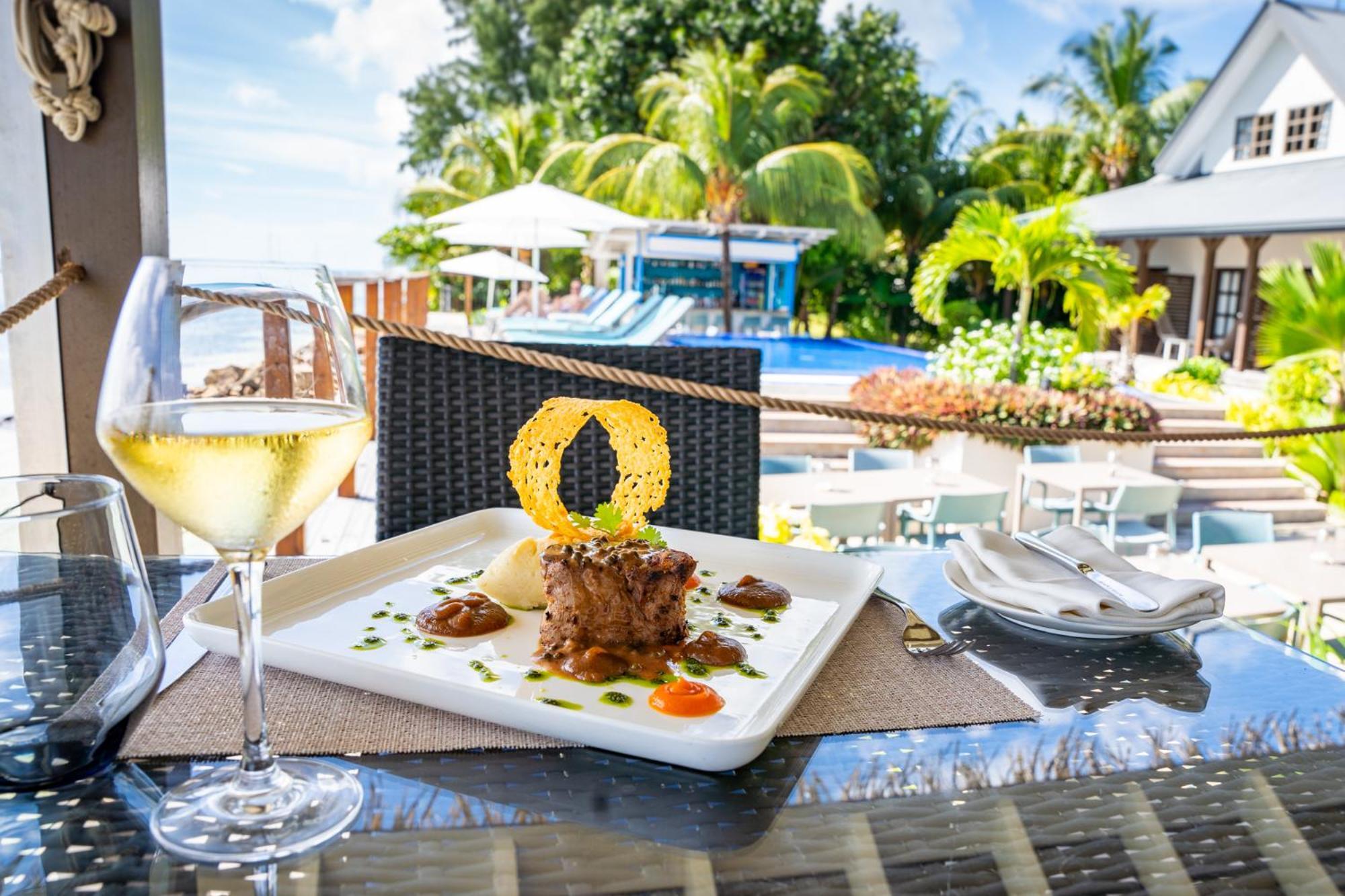 Le Nautique Waterfront Hotel La Digue Exterior photo